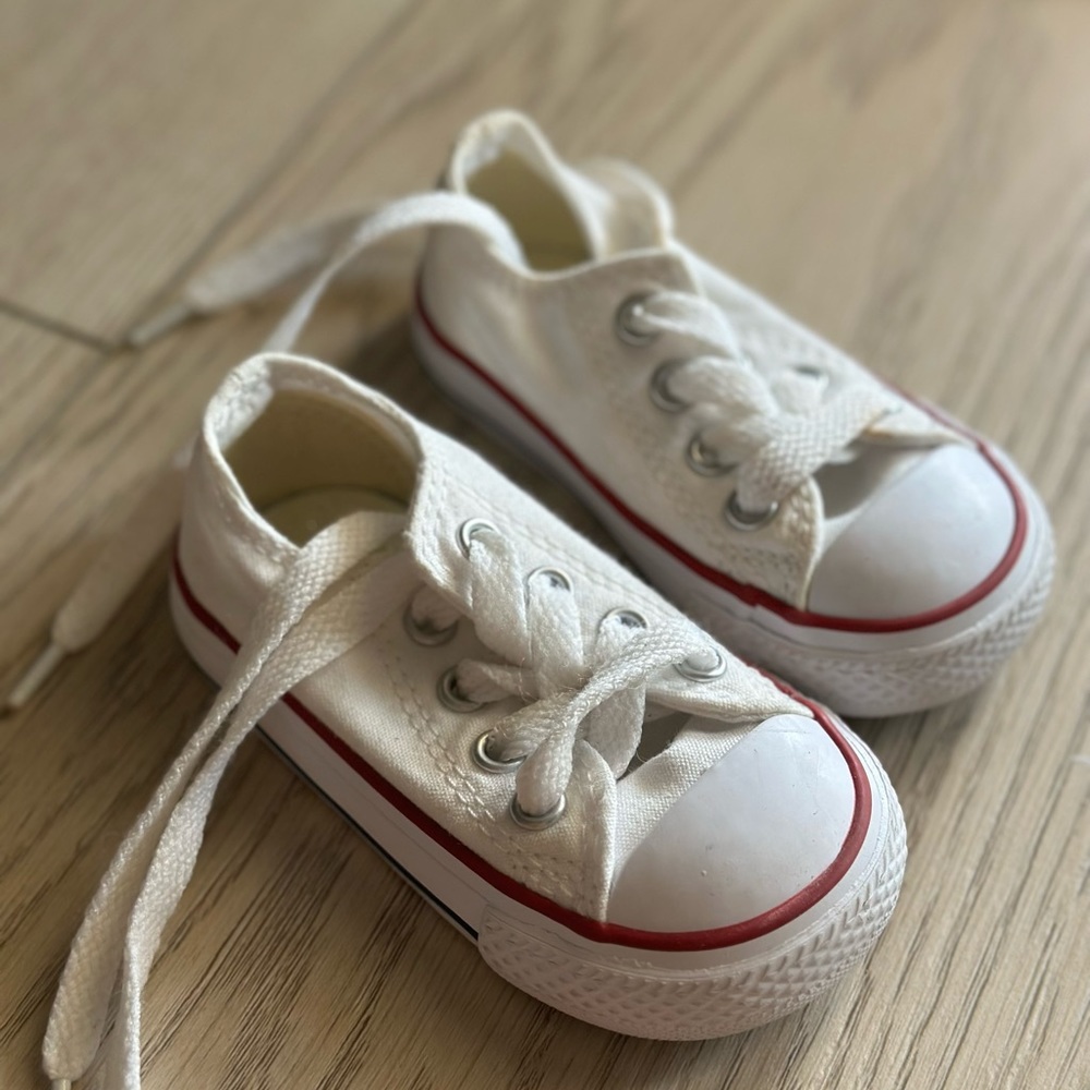 Convers size 4
